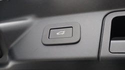 LAND ROVER RANGE ROVER VELAR 3.0 D300 MHEV Belgravia Edition Satin 5dr Auto 5599387