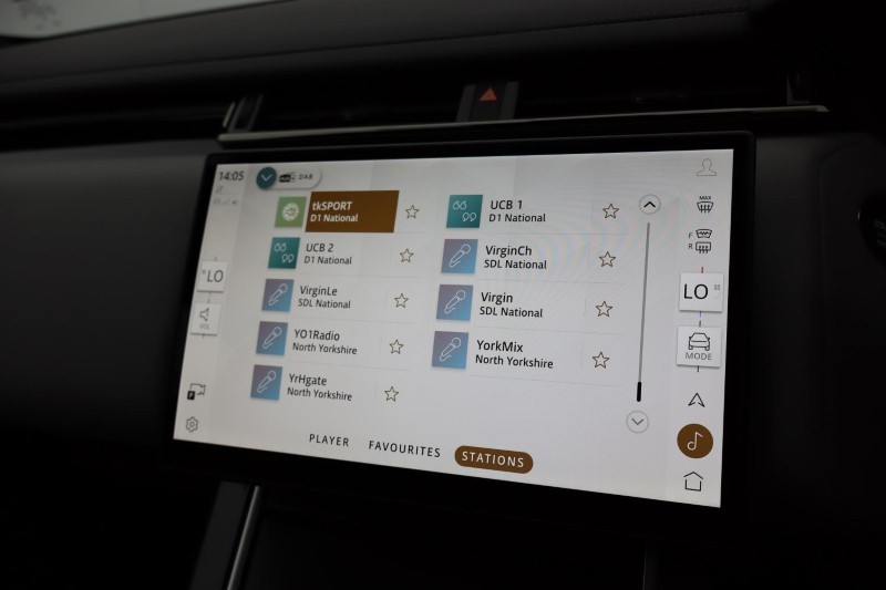  LAND ROVER RANGE ROVER VELAR 3.0 D300 MHEV Belgravia Edition Satin 5dr Auto 5599423