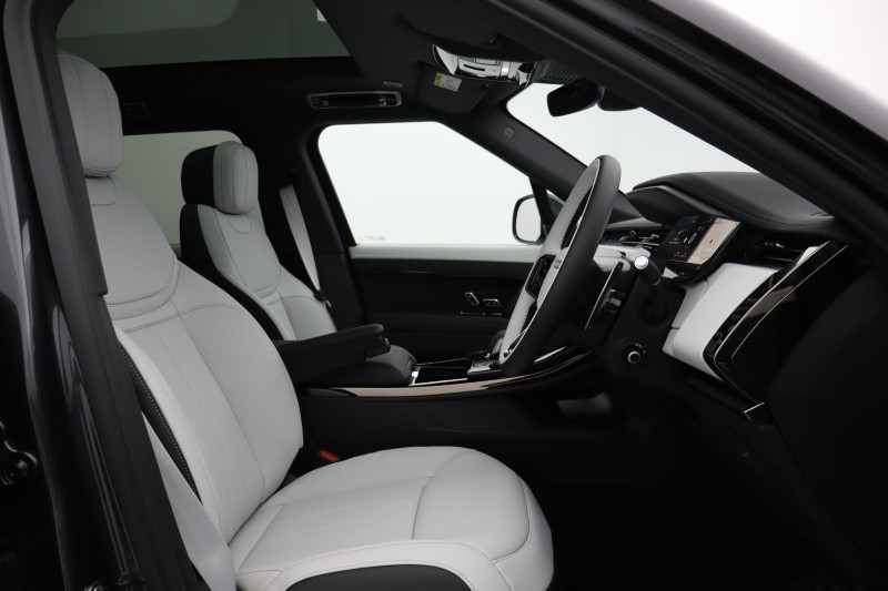  LAND ROVER RANGE ROVER SPORT 3.0 D250 Battersea Edition 5dr Auto 5656005