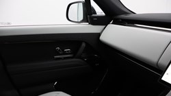 LAND ROVER RANGE ROVER SPORT 3.0 P460e Battersea Edition 5dr Auto 5657279