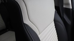 LAND ROVER DISCOVERY 3.0 D350 Dynamic HSE 5dr Auto 5938264