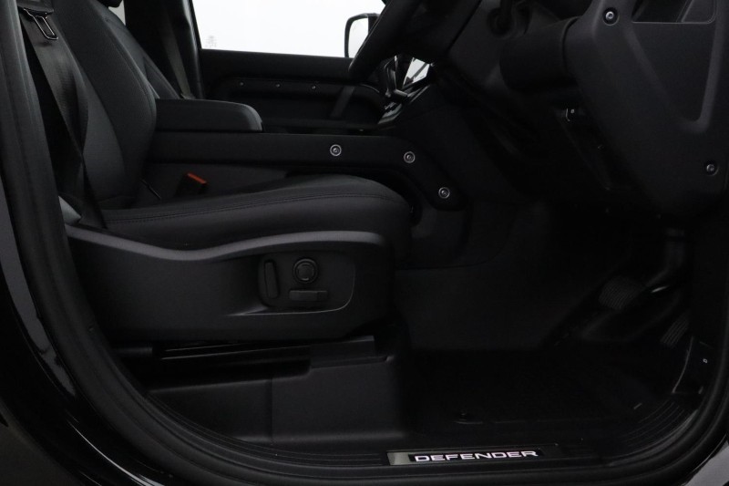  LAND ROVER DEFENDER 3.0 D250 X-Dynamic SE 110 5dr Auto 5917530
