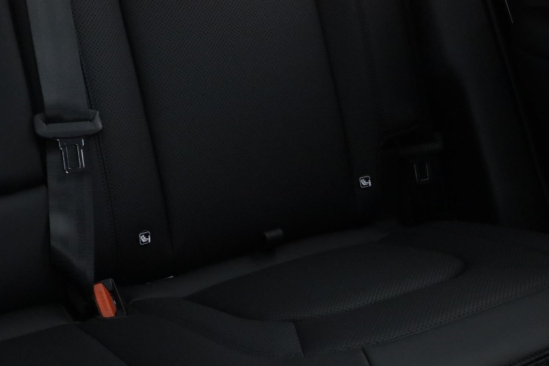  LAND ROVER DEFENDER 3.0 D250 X-Dynamic SE 110 5dr Auto 5917555