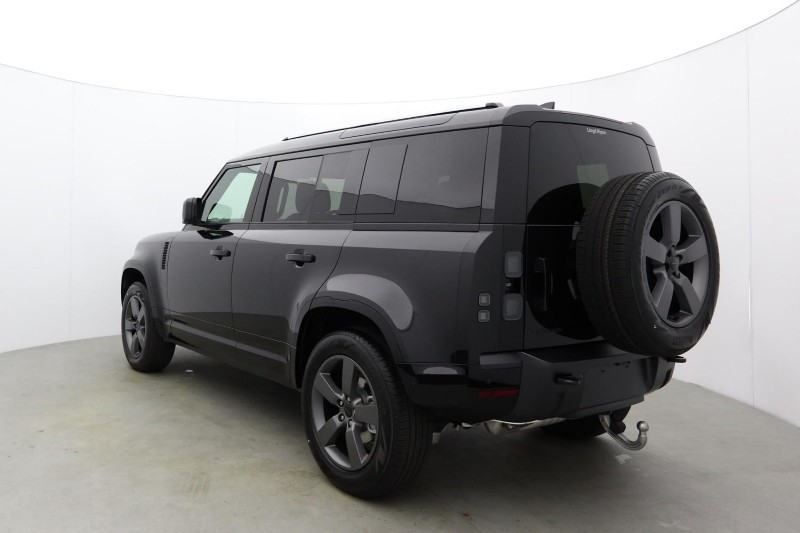  LAND ROVER DEFENDER 3.0 D250 X-Dynamic SE 110 5dr Auto 1