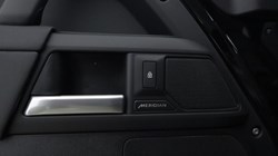 LAND ROVER DEFENDER 3.0 D250 X-Dynamic SE 110 5dr Auto 5917504