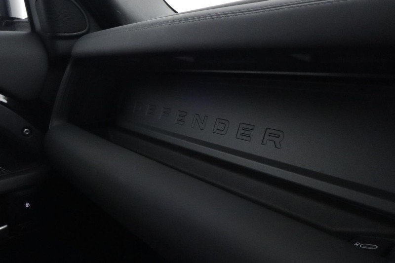  LAND ROVER DEFENDER 3.0 D250 X-Dynamic SE 110 5dr Auto 5917561