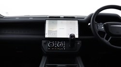 LAND ROVER DEFENDER 3.0 D250 X-Dynamic SE 110 5dr Auto 5917522
