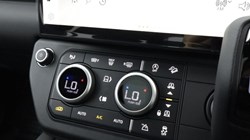 LAND ROVER DEFENDER 3.0 D250 X-Dynamic SE 110 5dr Auto 5917537
