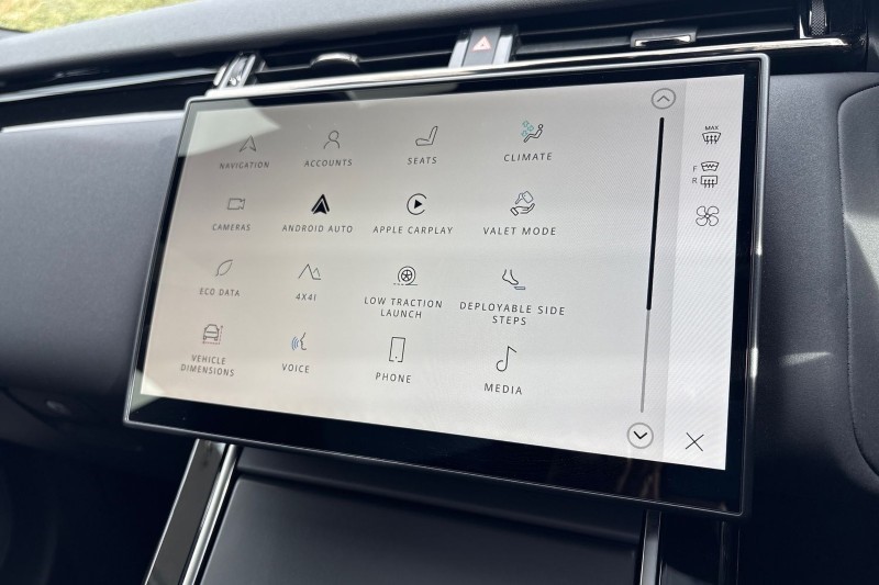 2025 (25) LAND ROVER RANGE ROVER VELAR 2.0 D200 MHEV Dynamic SE 5dr Auto 4548987