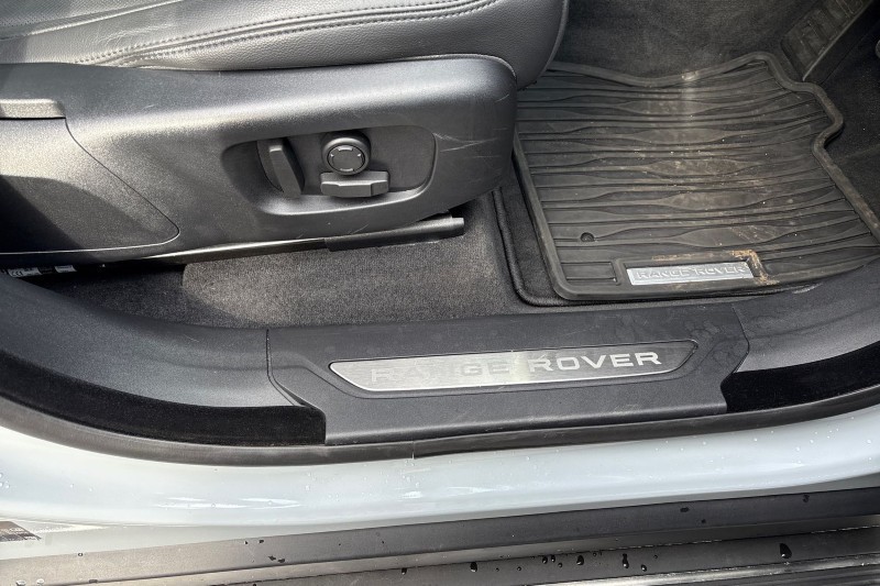 2025 (25) LAND ROVER RANGE ROVER VELAR 2.0 D200 MHEV Dynamic SE 5dr Auto 4548995