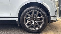 2025 (25) LAND ROVER RANGE ROVER VELAR 2.0 D200 MHEV Dynamic SE 5dr Auto 4548961