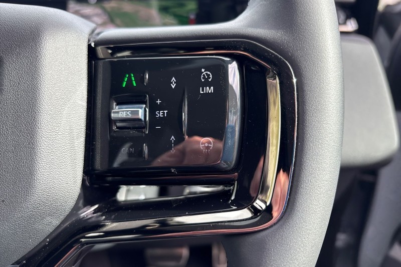 2025 (25) LAND ROVER RANGE ROVER VELAR 2.0 D200 MHEV Dynamic SE 5dr Auto 4548983