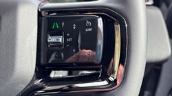 2025 (25) LAND ROVER RANGE ROVER VELAR 2.0 D200 MHEV Dynamic SE 5dr Auto 4548983