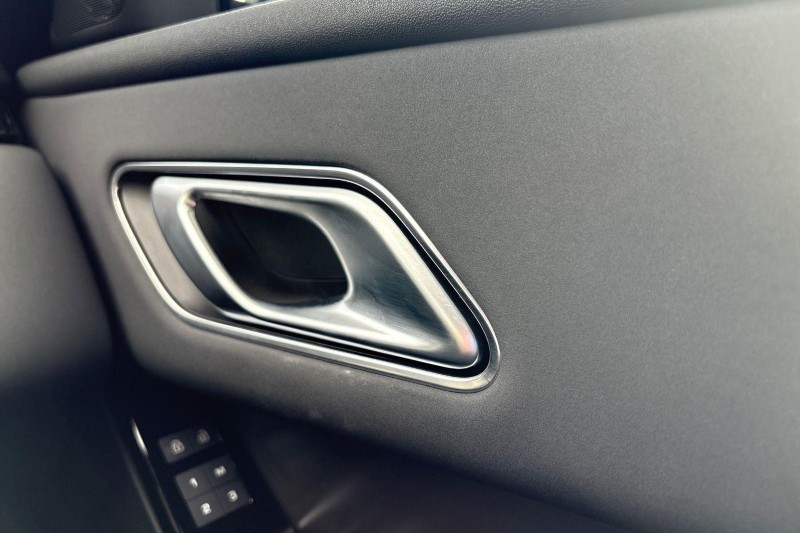 2025 (25) LAND ROVER RANGE ROVER VELAR 2.0 D200 MHEV Dynamic SE 5dr Auto 4548976