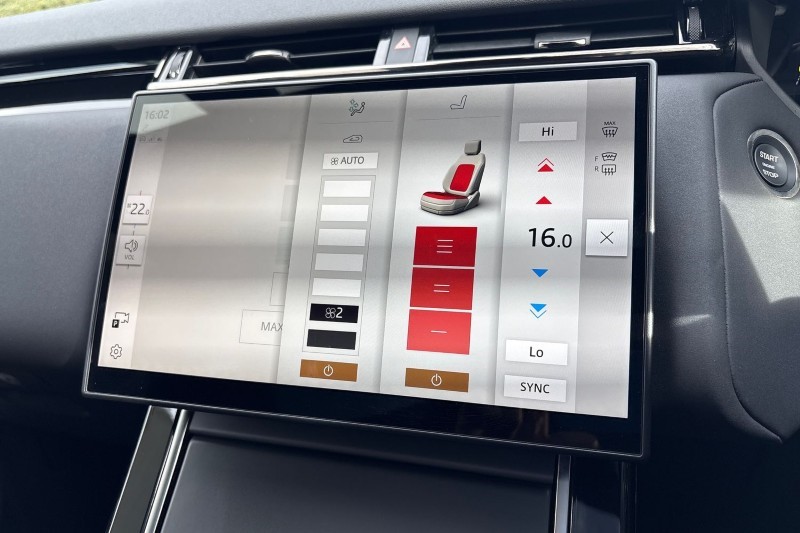 2025 (25) LAND ROVER RANGE ROVER VELAR 2.0 D200 MHEV Dynamic SE 5dr Auto 4548990