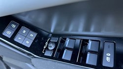 2025 (25) LAND ROVER RANGE ROVER VELAR 2.0 D200 MHEV Dynamic SE 5dr Auto 4554376