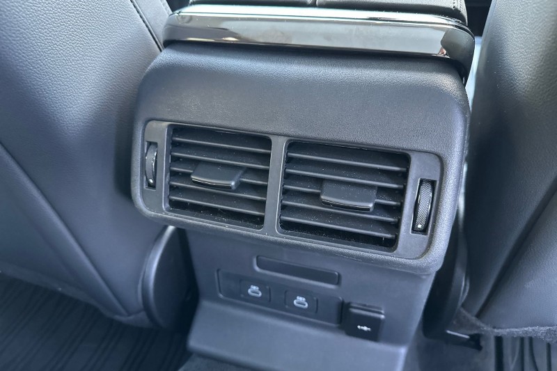 2025 (25) LAND ROVER RANGE ROVER VELAR 2.0 D200 MHEV Dynamic SE 5dr Auto 4554371