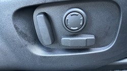 2025 (25) LAND ROVER RANGE ROVER VELAR 2.0 D200 MHEV Dynamic SE 5dr Auto 4554377