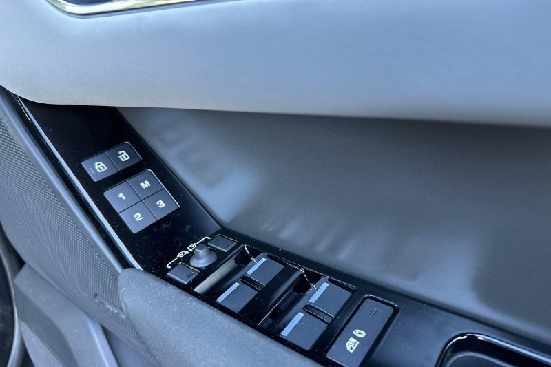 2025 (25) LAND ROVER RANGE ROVER VELAR 2.0 D200 MHEV Dynamic SE 5dr Auto 4554375