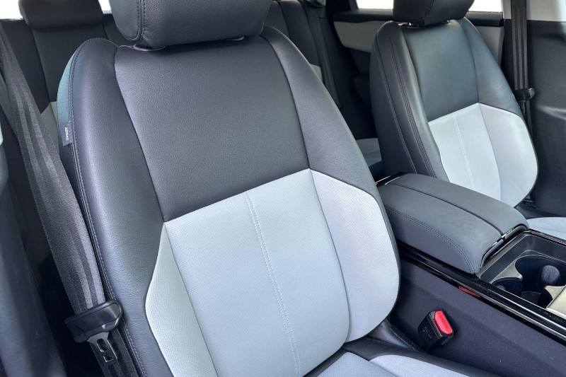 2025 (25) LAND ROVER RANGE ROVER VELAR 2.0 D200 MHEV Dynamic SE 5dr Auto 4554379