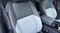 2025 (25) LAND ROVER RANGE ROVER VELAR 2.0 D200 MHEV Dynamic SE 5dr Auto 4554379