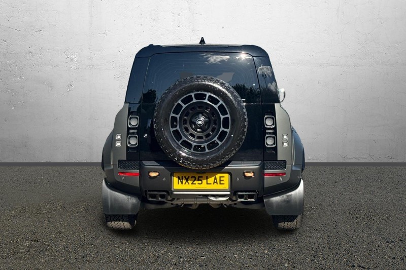 2025 (25) LAND ROVER DEFENDER 4.4 P635 Octa Edition One 110 5dr Auto 4523877