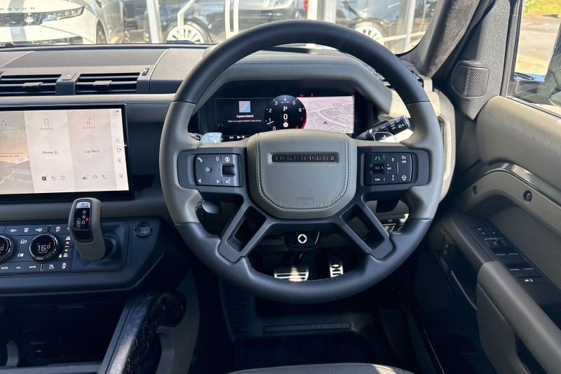 2025 (25) LAND ROVER DEFENDER 4.4 P635 Octa Edition One 110 5dr Auto 4523855