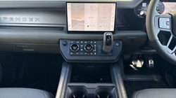 2025 (25) LAND ROVER DEFENDER 4.4 P635 Octa Edition One 110 5dr Auto 4523885