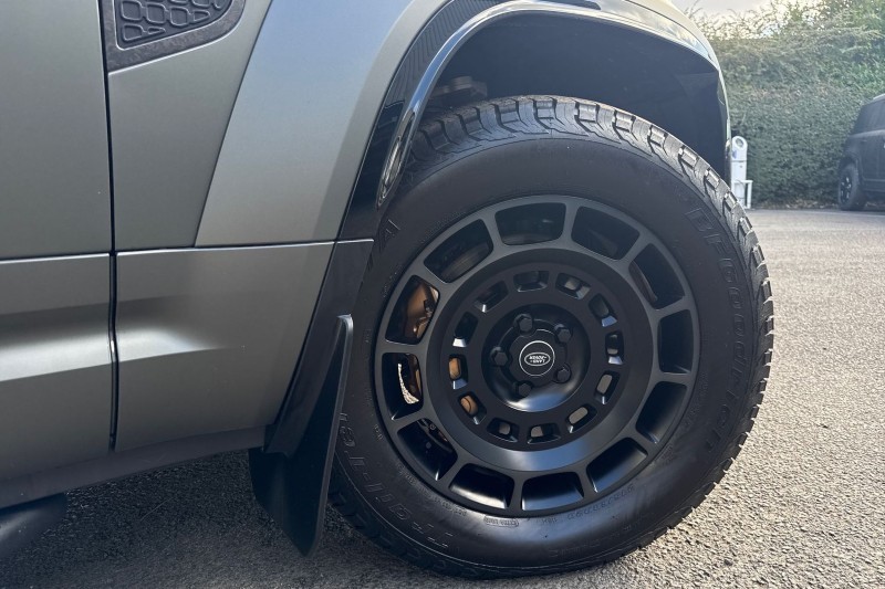 2025 (25) LAND ROVER DEFENDER 4.4 P635 Octa Edition One 110 5dr Auto 4523905