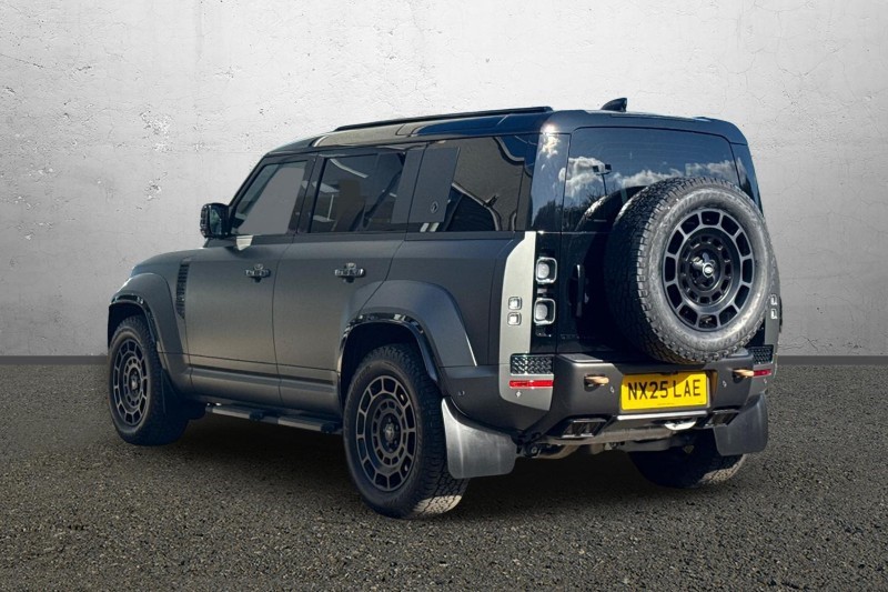 2025 (25) LAND ROVER DEFENDER 4.4 P635 Octa Edition One 110 5dr Auto 4523875