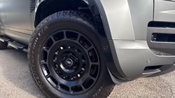 2025 (25) LAND ROVER DEFENDER 4.4 P635 Octa Edition One 110 5dr Auto 4523901