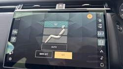 2025 (25) LAND ROVER RANGE ROVER VELAR 2.0 D200 MHEV Dynamic SE 5dr Auto 4550708