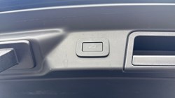 2025 (25) LAND ROVER RANGE ROVER VELAR 2.0 D200 MHEV Dynamic SE 5dr Auto 4544123