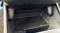 2025 (25) LAND ROVER RANGE ROVER VELAR 2.0 D200 MHEV Dynamic SE 5dr Auto 4550223