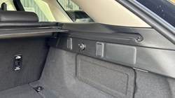 2025 (25) LAND ROVER RANGE ROVER VELAR 2.0 D200 MHEV Dynamic SE 5dr Auto 4550206