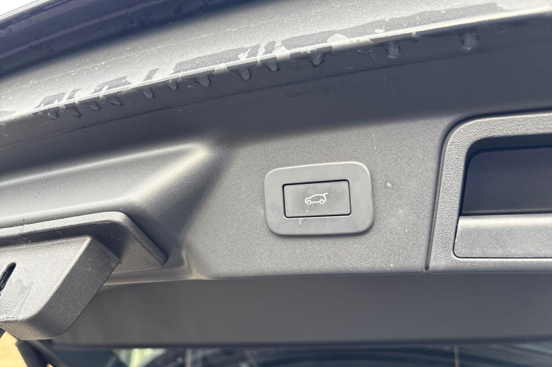 2025 (25) LAND ROVER RANGE ROVER VELAR 2.0 D200 MHEV Dynamic SE 5dr Auto 4550228