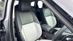 2025 (25) LAND ROVER RANGE ROVER VELAR 2.0 D200 MHEV Dynamic SE 5dr Auto 4550211