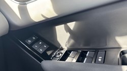 2025 (25) LAND ROVER RANGE ROVER VELAR 2.0 D200 MHEV Dynamic SE 5dr Auto 4550208