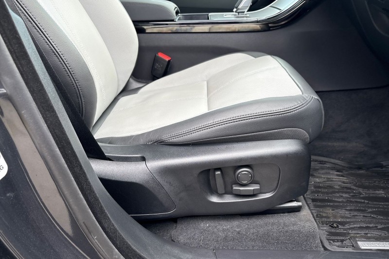 2025 (25) LAND ROVER RANGE ROVER VELAR 2.0 D200 MHEV Dynamic SE 5dr Auto 4550209