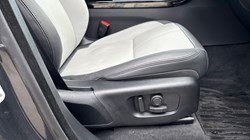 2025 (25) LAND ROVER RANGE ROVER VELAR 2.0 D200 MHEV Dynamic SE 5dr Auto 4550209