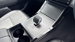 2025 (25) LAND ROVER RANGE ROVER VELAR 2.0 D200 MHEV Dynamic SE 5dr Auto 4550197