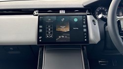 2025 (25) LAND ROVER RANGE ROVER VELAR 2.0 D200 MHEV Dynamic SE 5dr Auto 4550198