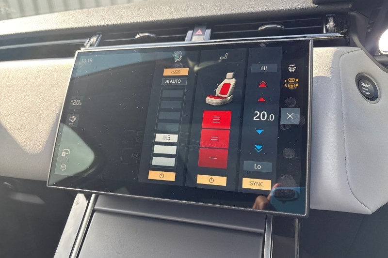 2025 (25) LAND ROVER RANGE ROVER VELAR 2.0 D200 MHEV Dynamic SE 5dr Auto 4550221