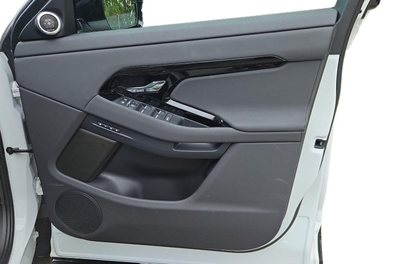 2025 (25) LAND ROVER RANGE ROVER EVOQUE 2.0 D200 Dynamic SE 5dr Auto 4544155