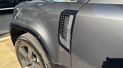 2024 (24) LAND ROVER DEFENDER 2.0 P300e X-Dynamic HSE 110 5dr Auto 4539220