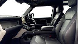 2024 (24) LAND ROVER DEFENDER 3.0 D300 X-Dynamic HSE 90 3dr Auto 4542195