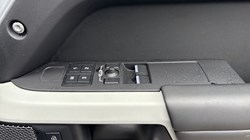 2024 (24) LAND ROVER DEFENDER 3.0 D300 X-Dynamic HSE 90 3dr Auto 4542215