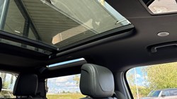 2024 (24) LAND ROVER DEFENDER 3.0 D300 X-Dynamic HSE 90 3dr Auto 4532851