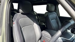 2024 (24) LAND ROVER DEFENDER 3.0 D300 X-Dynamic HSE 90 3dr Auto 4532856