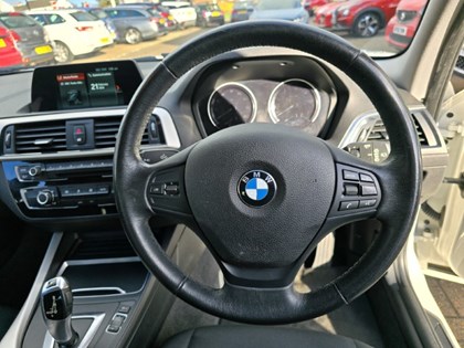 2018 (18) BMW 1 SERIES 118d SE 5dr [Nav/Servotronic] Step Auto